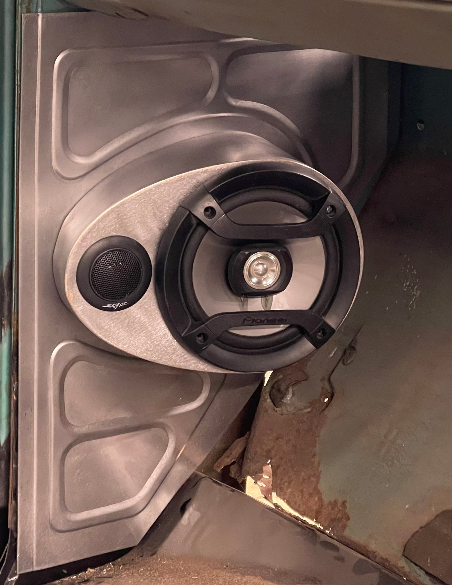 1967-1972 C-10 kick panels( Futura design) with speaker pods